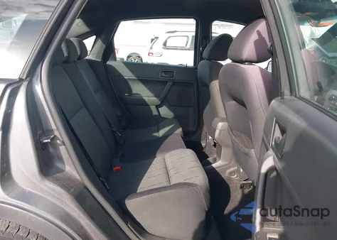 2011 Ford Focus Se z USA, uszkodzony, nr VIN 1FAHP3FN1BW181005